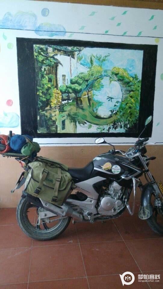 來(lái)自貴州的摩托車(chē)騎行愛(ài)好者入住夢(mèng)帕客棧純真年代店